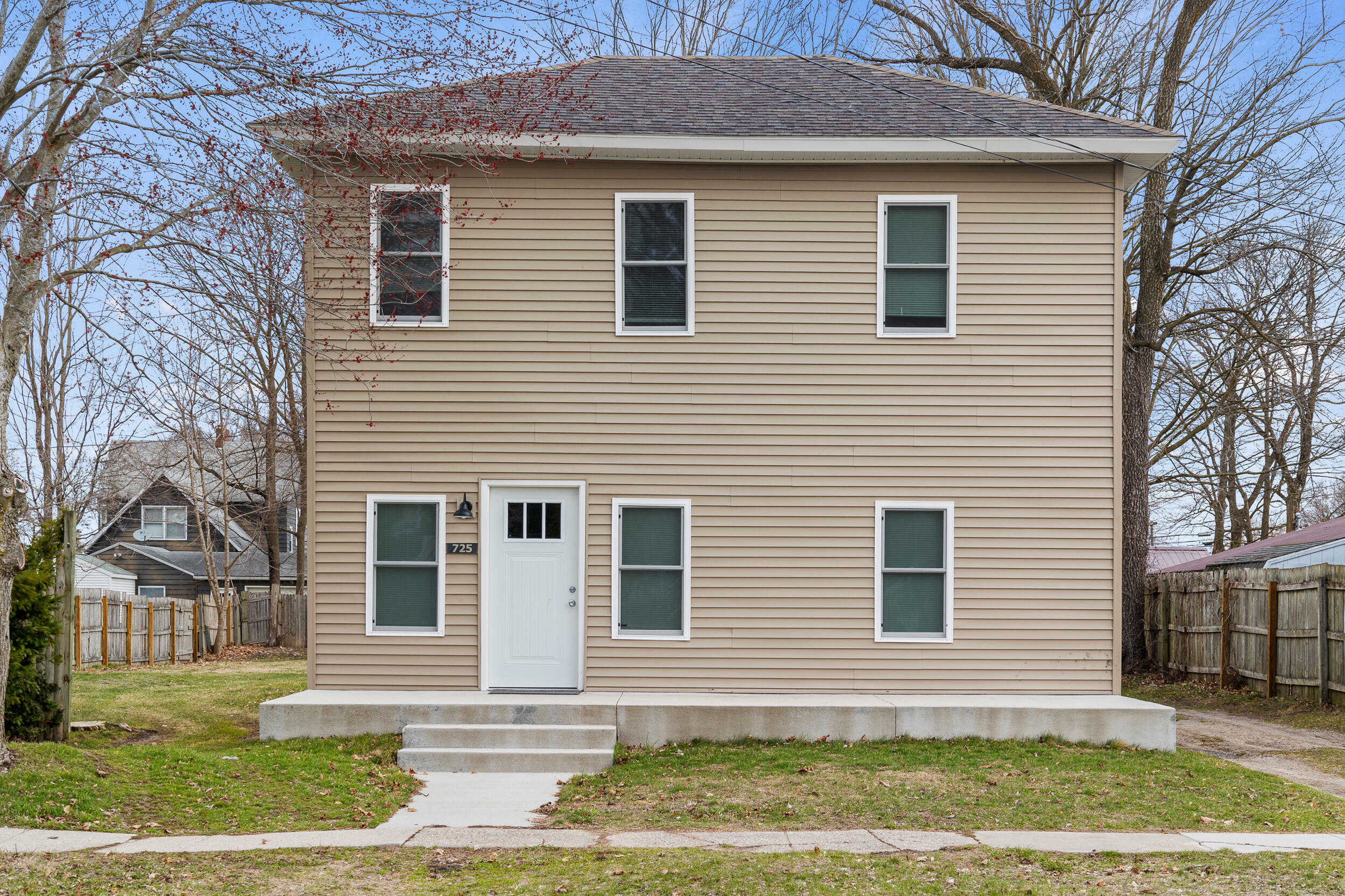 Property Photo: 725 Washington Street MI 48850