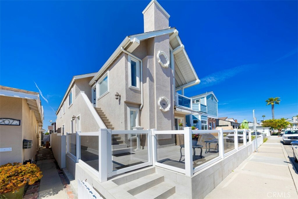 Property Photo: 209 39th Street B CA 92663