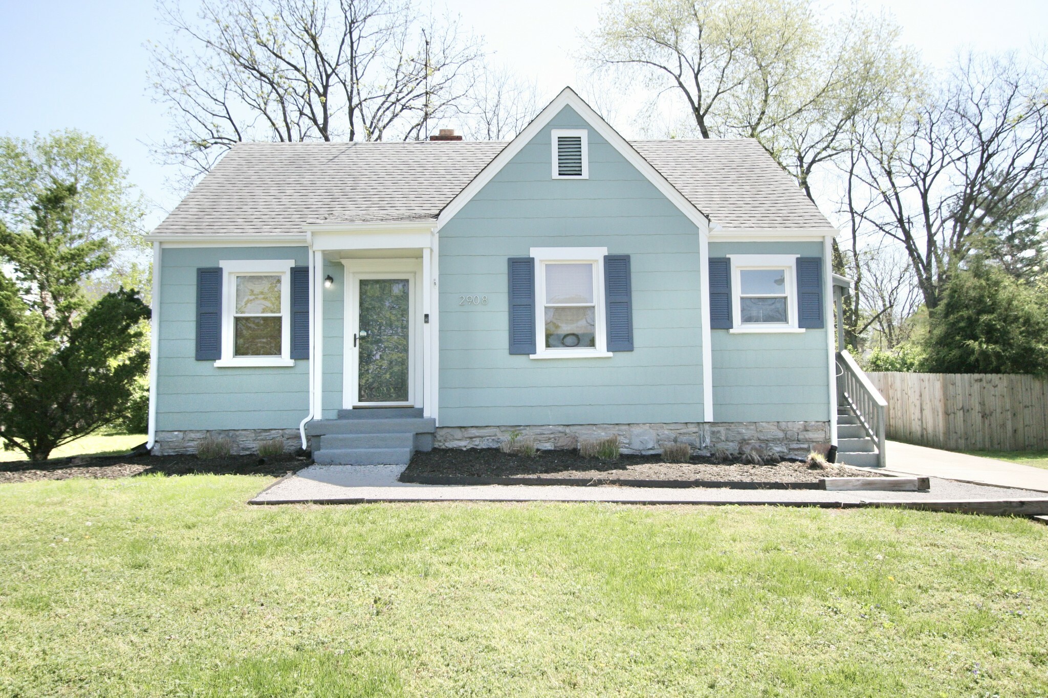 Property Photo: 2908 Dobbs Ave TN 37211