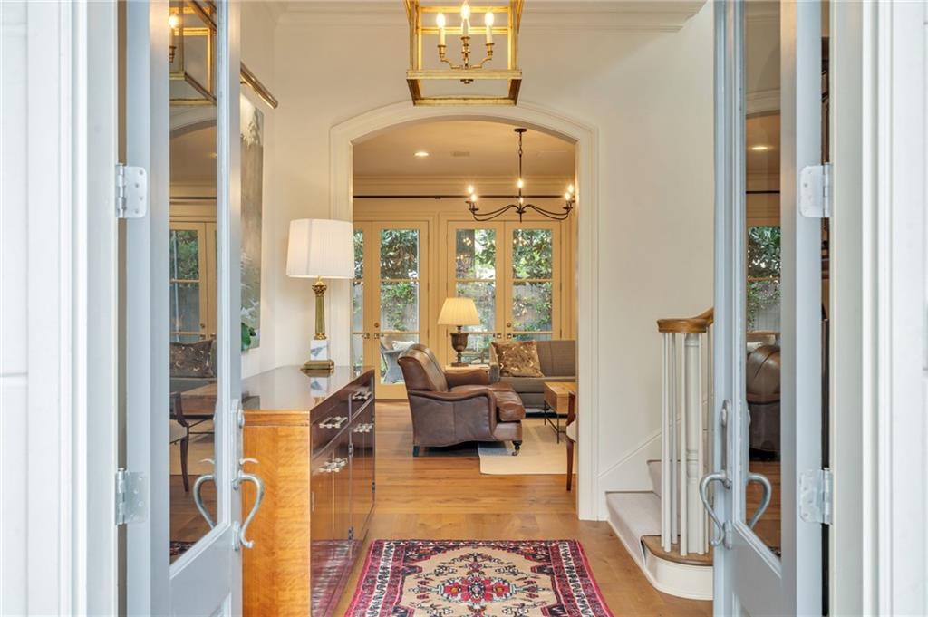 Property Photo: 225 Ridgewood Drive LA 70005
