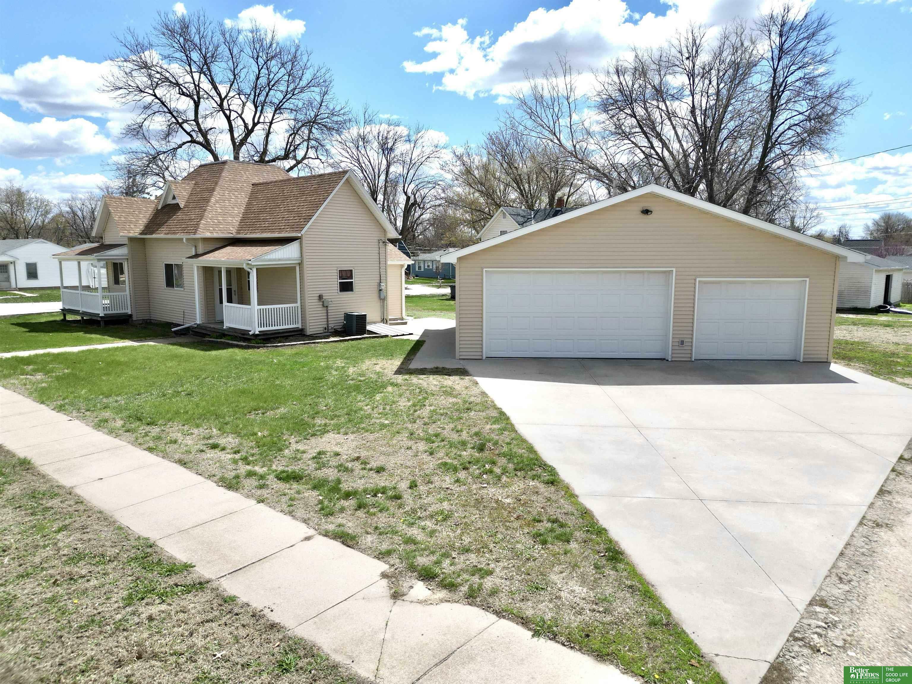 Property Photo: 329 N Blackburn Avenue NE 68467