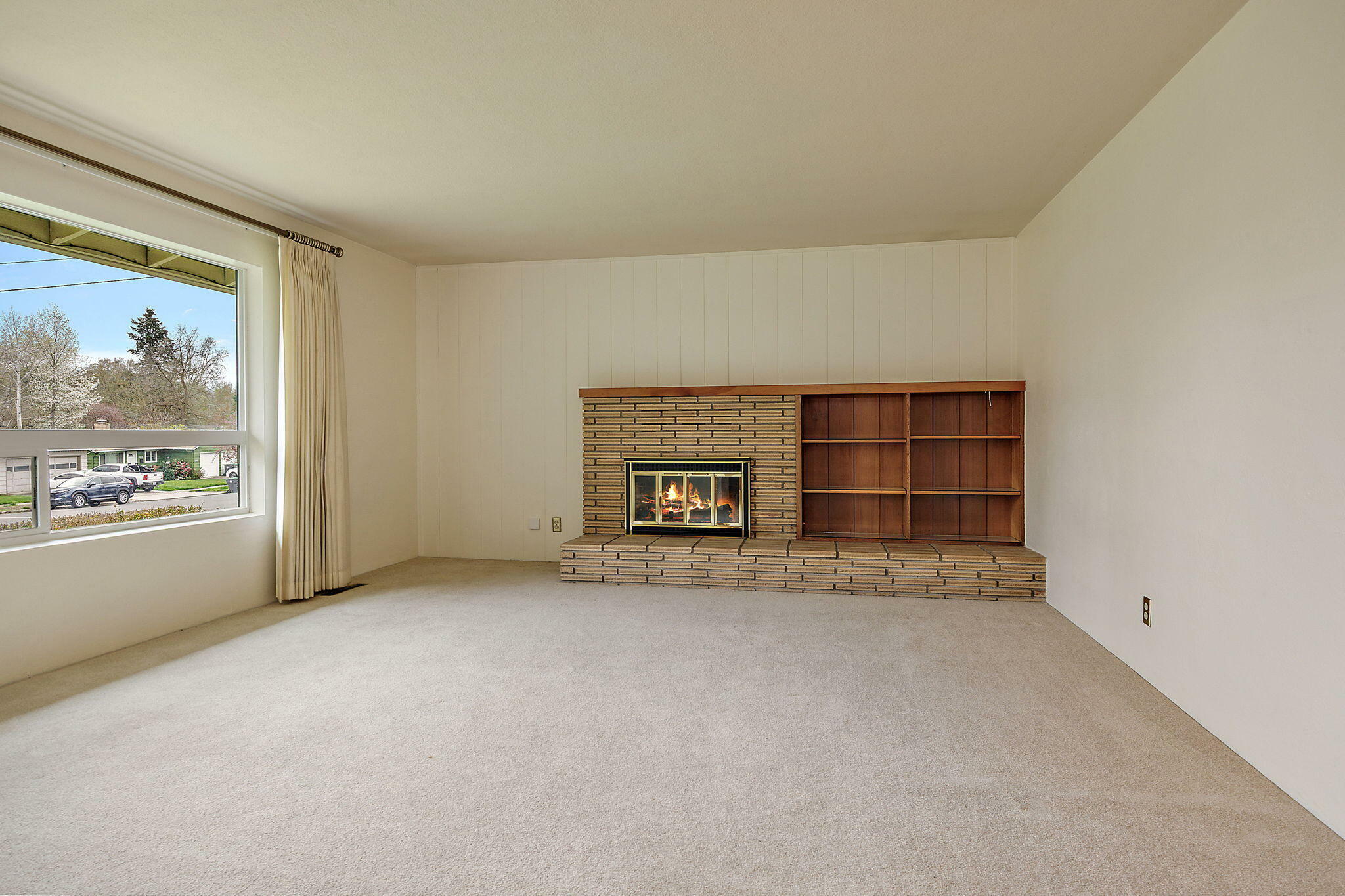Property Photo: 417 Eastwood Drive OR 97504