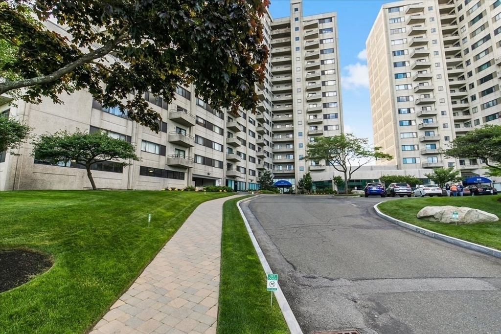 Property Photo: 376 Ocean Ave 1111 MA 02151