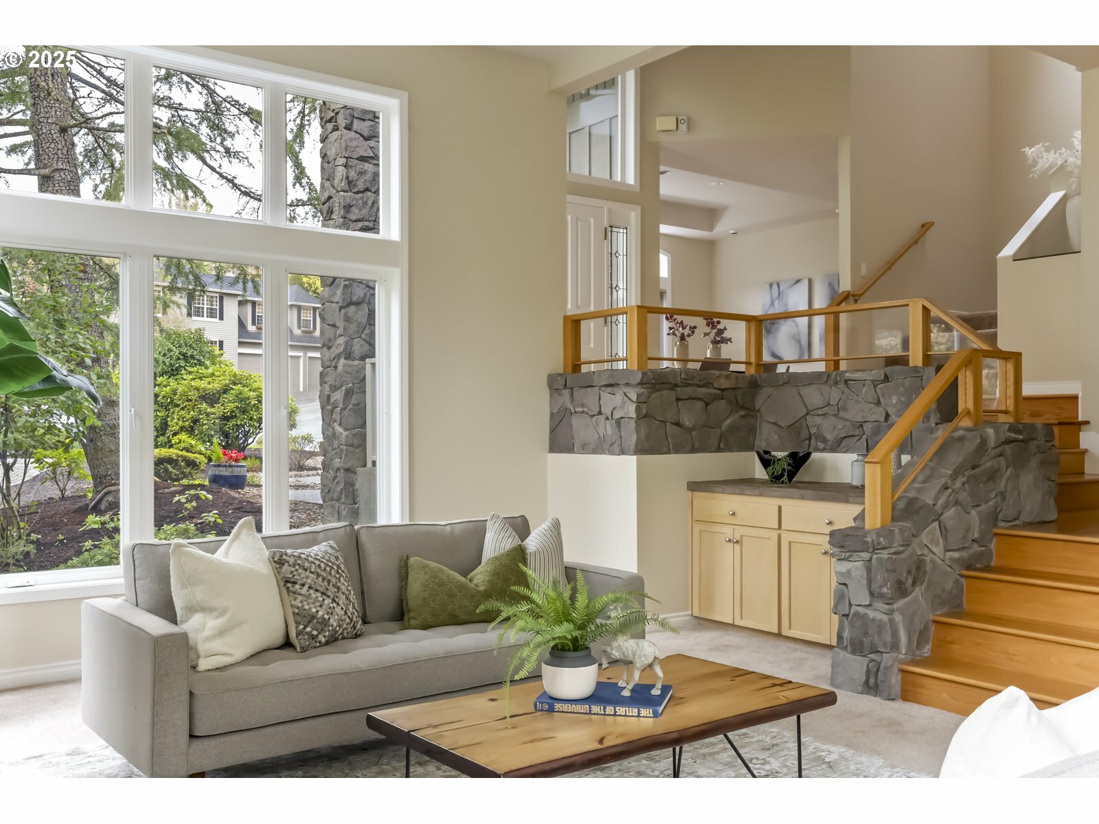 Property Photo: 1916 NW Runnymeade Ct OR 97229