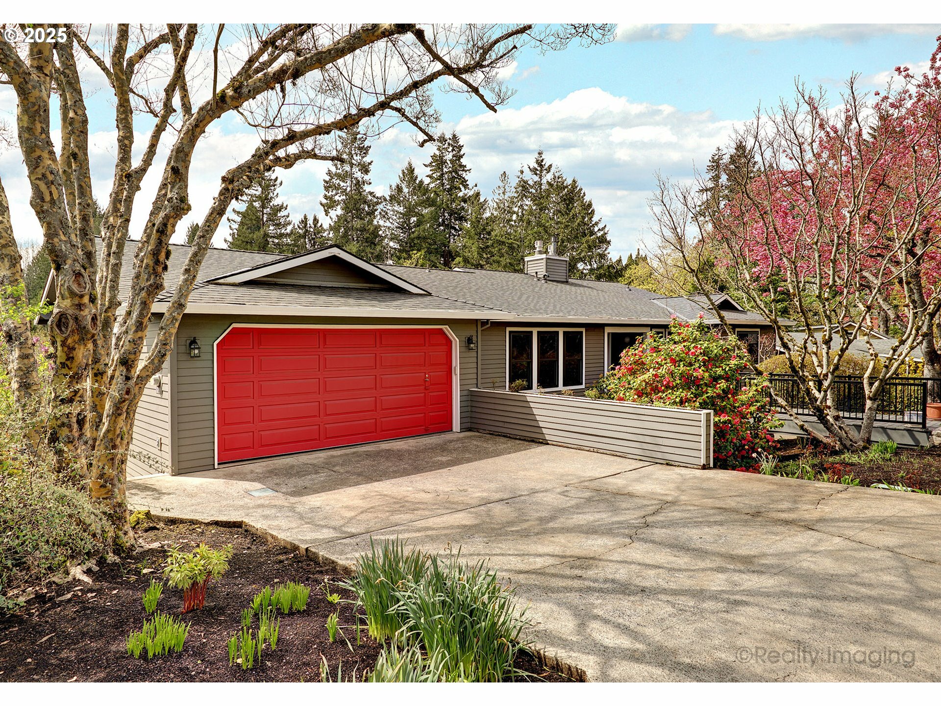 Property Photo: 7160 SW Gable Park Rd OR 97225