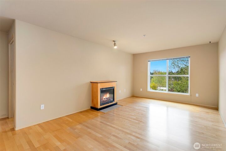 Property Photo:  9057  Greenwood Avenue N 302  WA 98103 