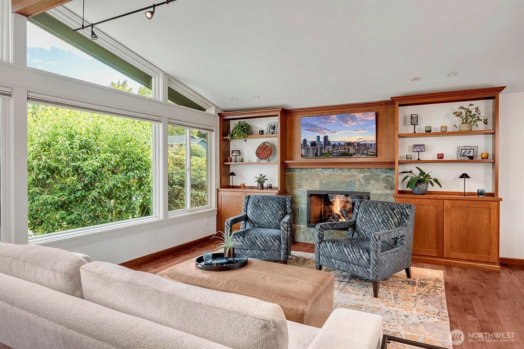 Property Photo: 5829 112th Place NE WA 98033