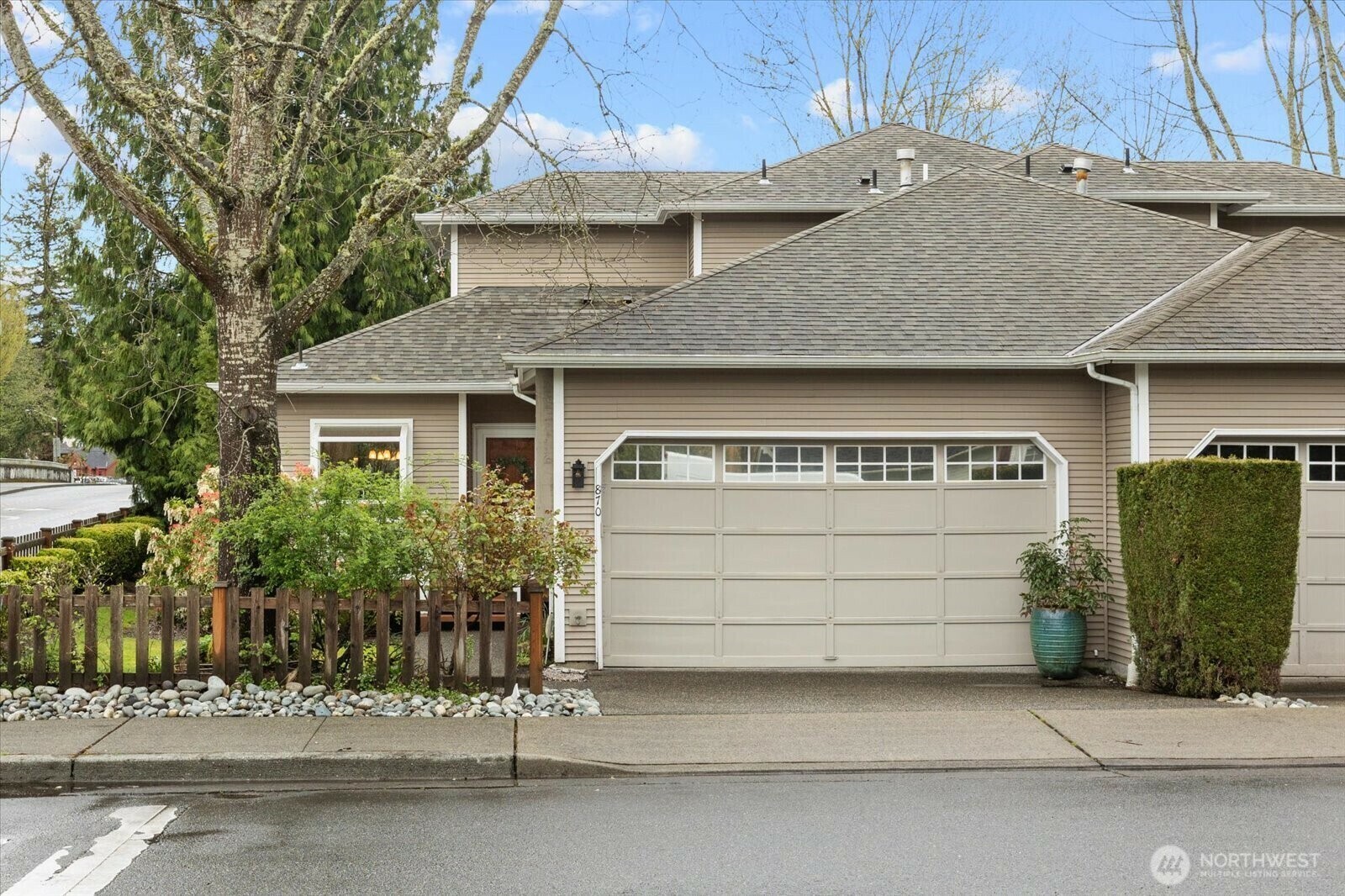 Property Photo: 870 5th Avenue NW WA 98027
