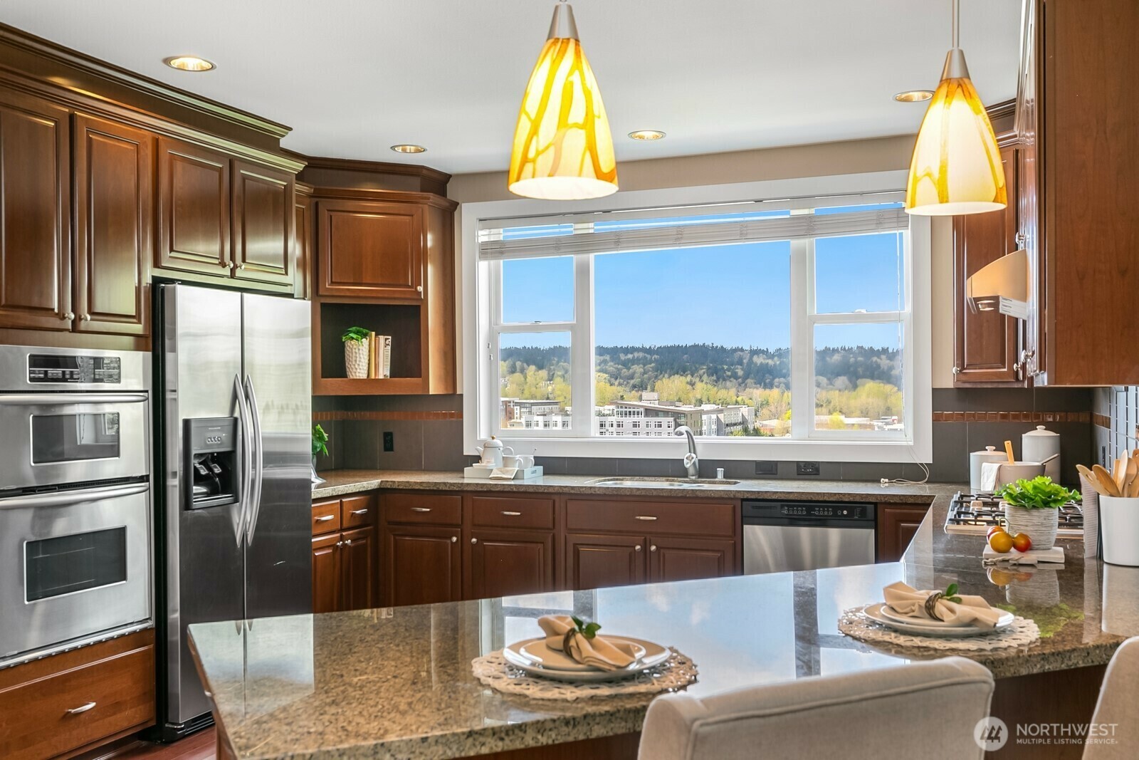 Property Photo: 8850 Redmond Woodinville Road NE 402 WA 98052