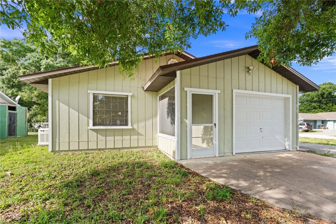 Property Photo:  2906 1st Street  FL 32968 