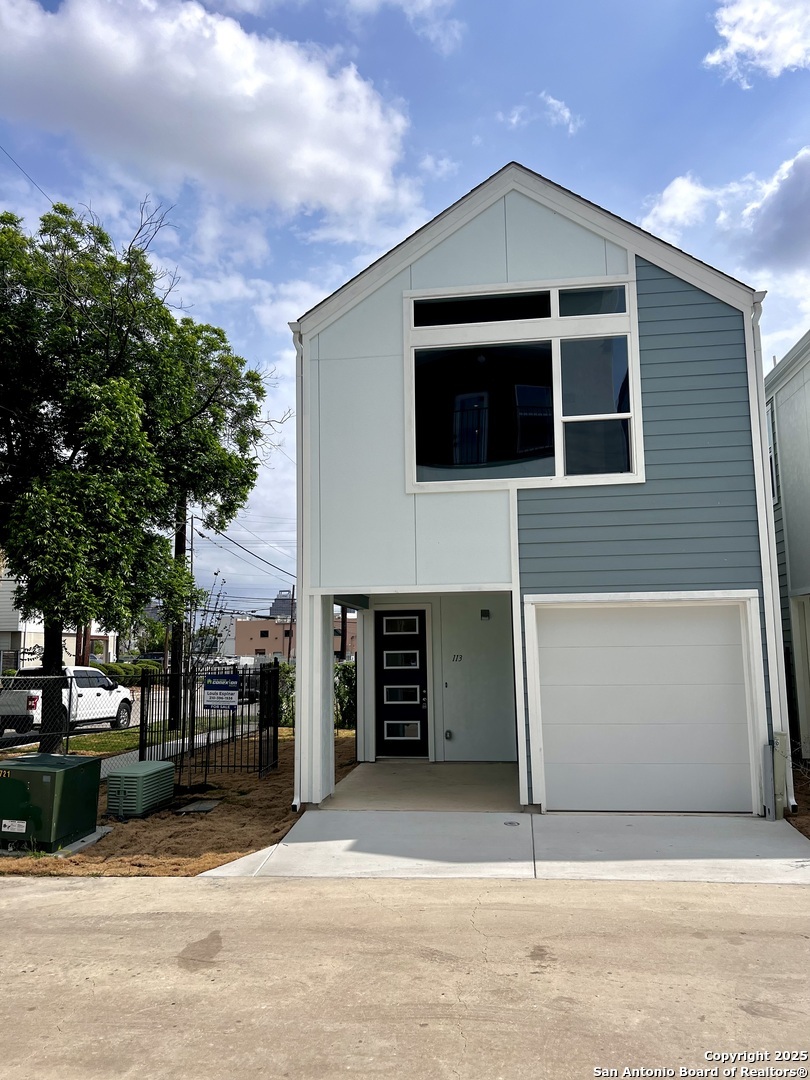 310 W Evergreen St #113  San Antonio TX 78212 photo