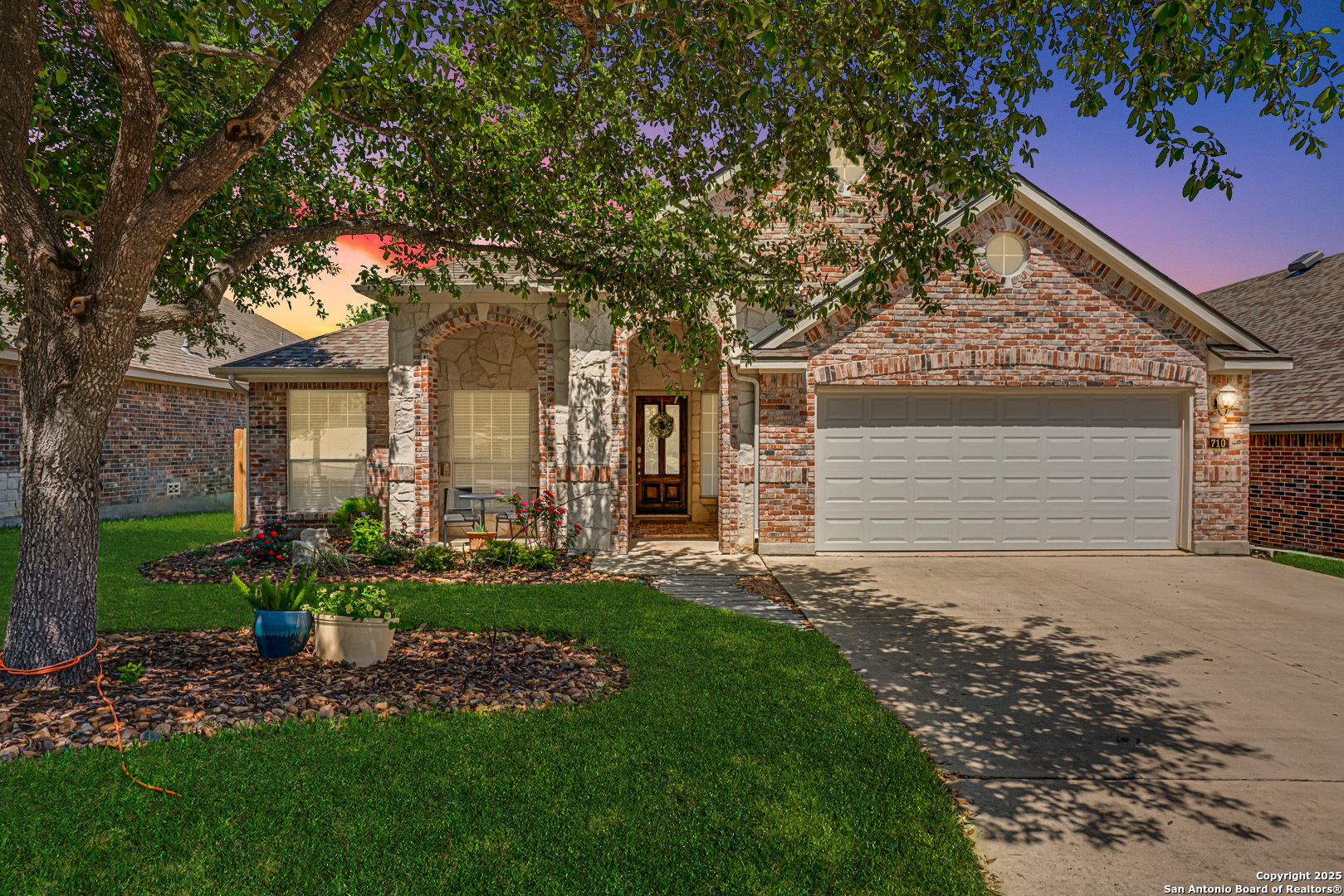Property Photo: 710 Aster TX 78256