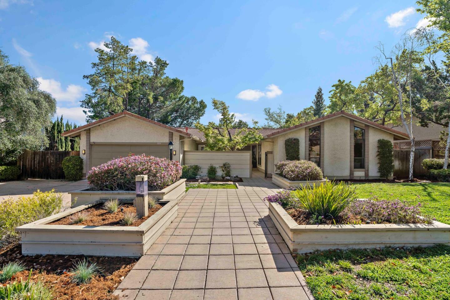 Property Photo: 222 Casitas Bulevar CA 95032