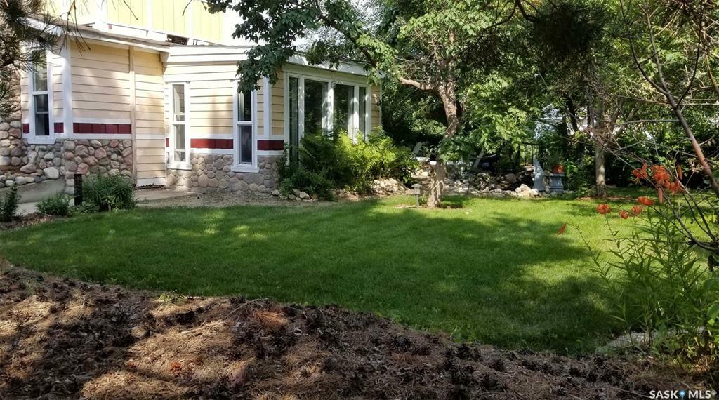Property Photo: 406 Edward Street SK S0K 3L0