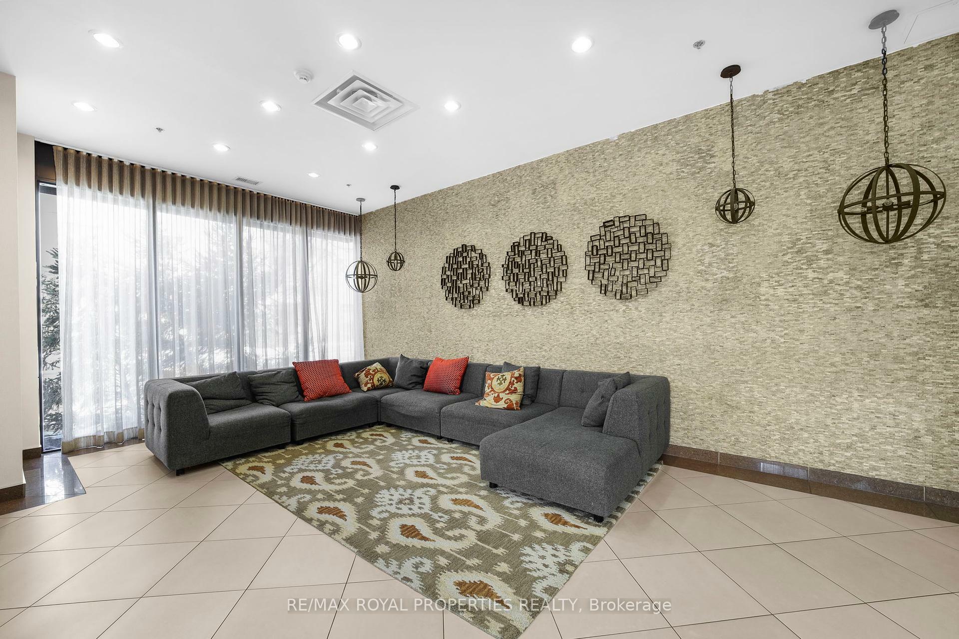 Property Photo: 760 Sheppard Avenue W 309 ON M3H 0B3
