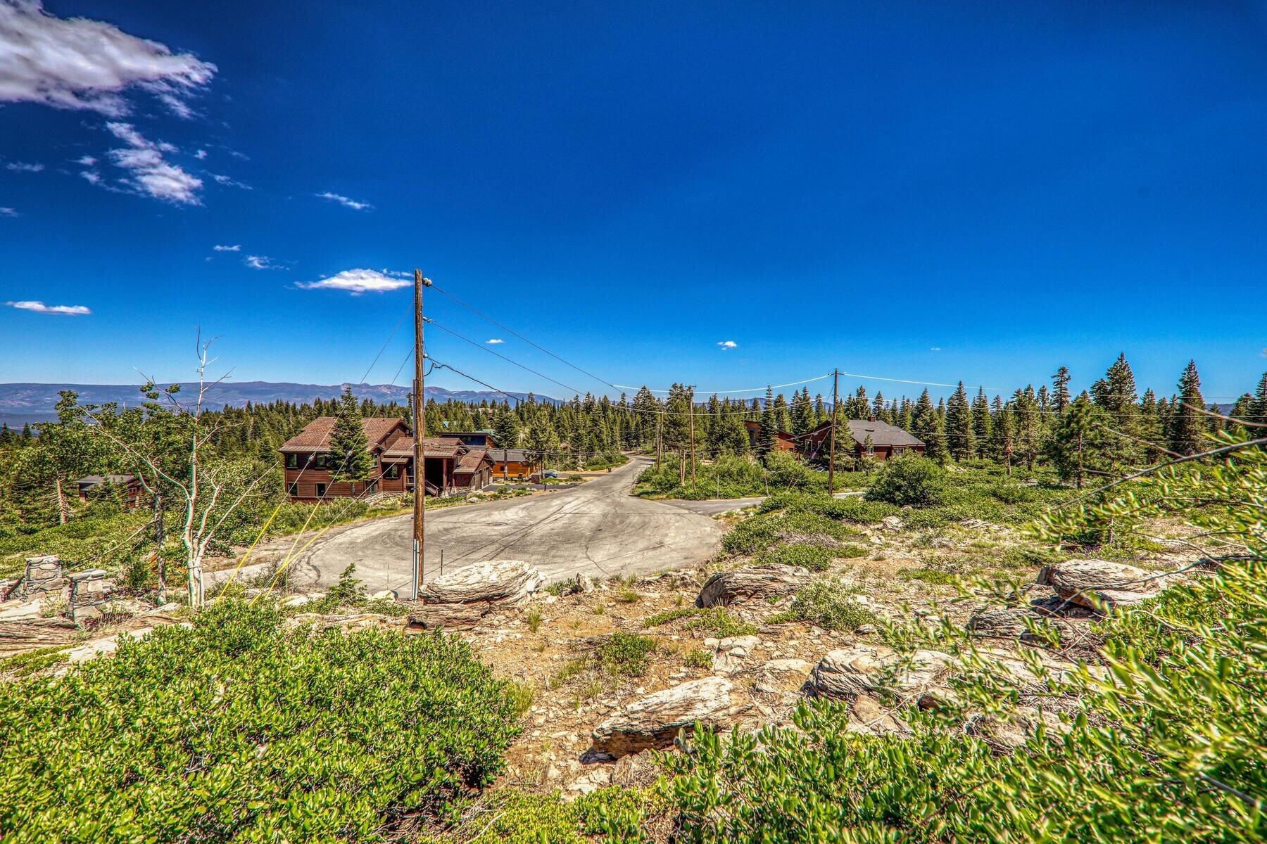 Property Photo: 15573 Glacier Way CA 96161