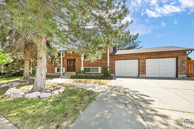 Property Photo: 1705 W 4575 S UT 84067