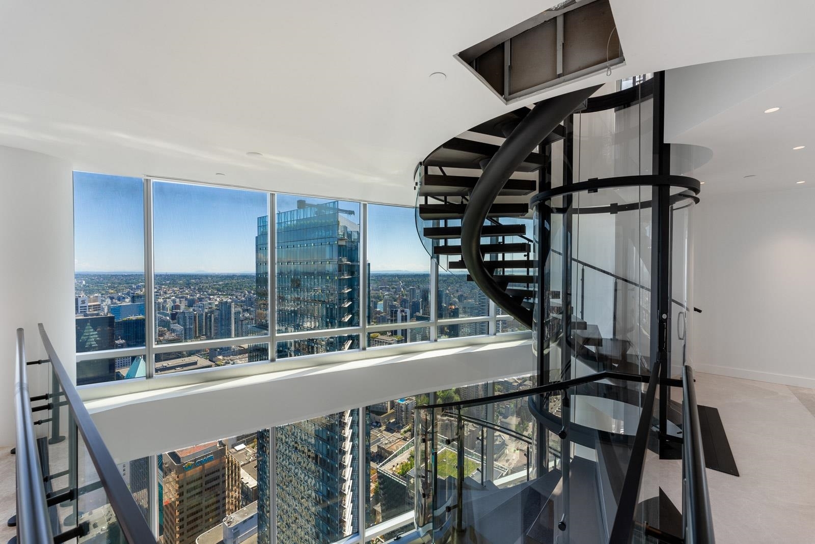 Property Photo: 1151 W Georgia Street Ph3 BC V6E 0B3