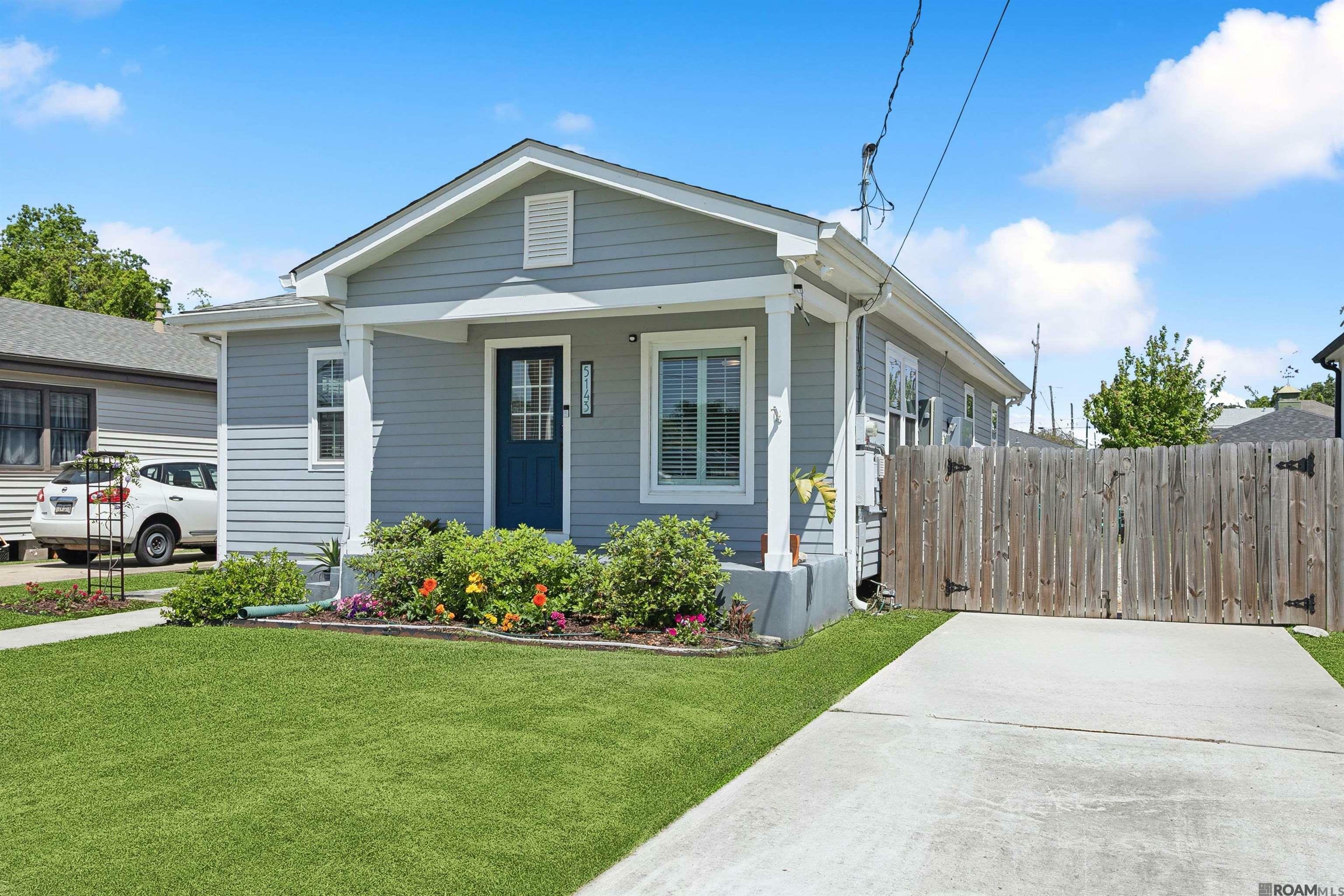 Property Photo: 5143 Cameron Boulevard LA 70122