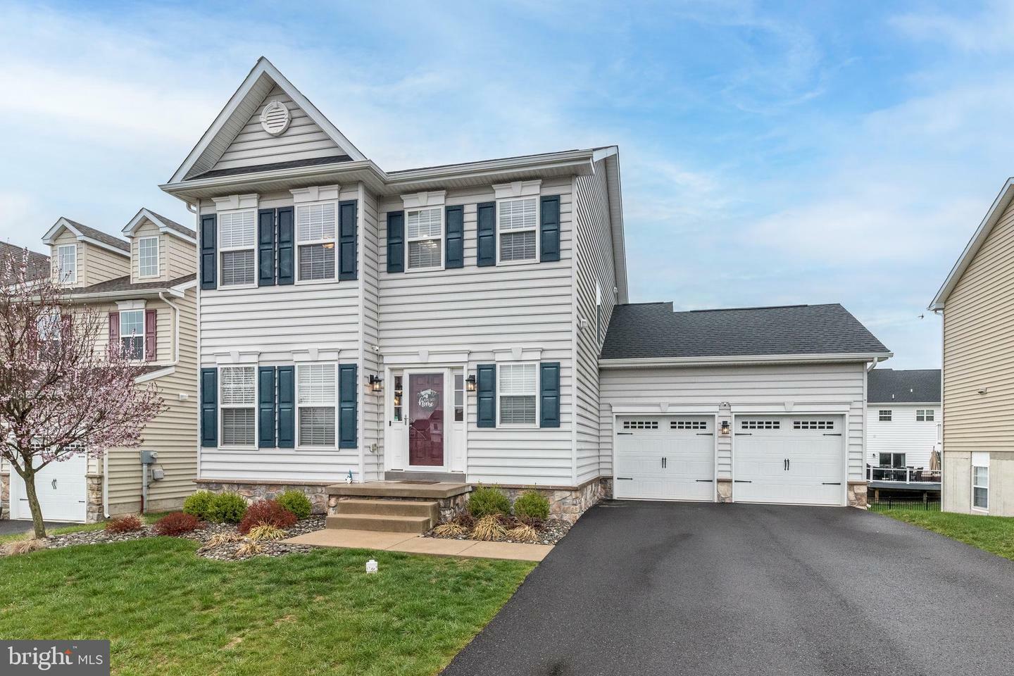 Property Photo: 2132 Sunnyvale Drive PA 18073