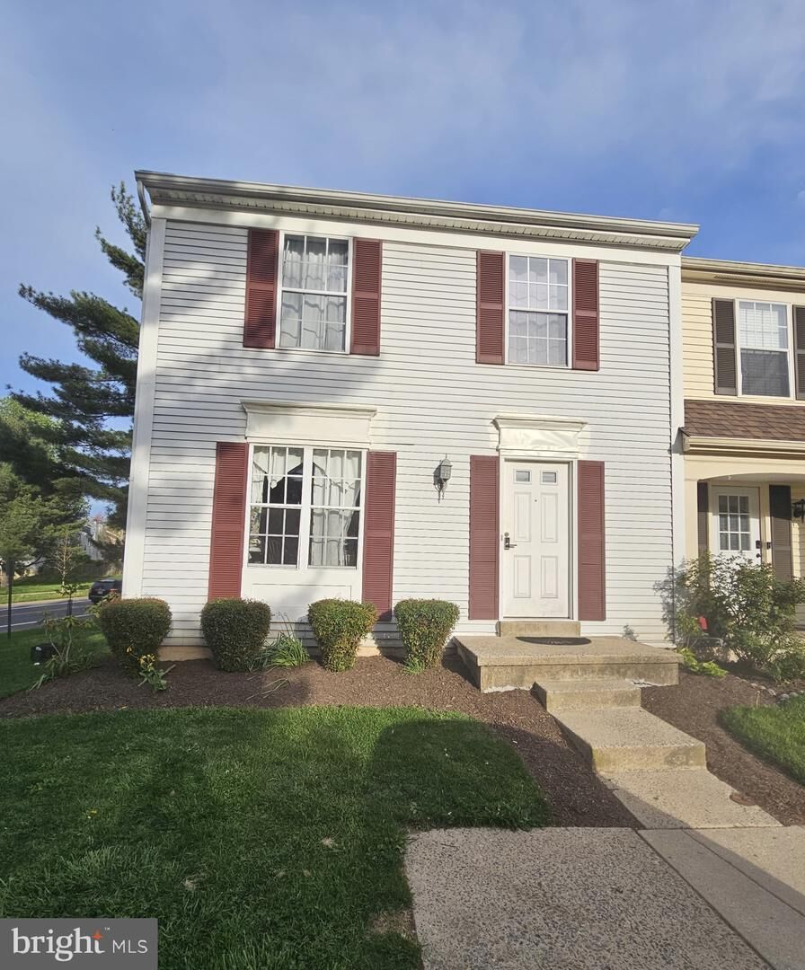 Property Photo: 14915 Ladymeade Circle MD 20906