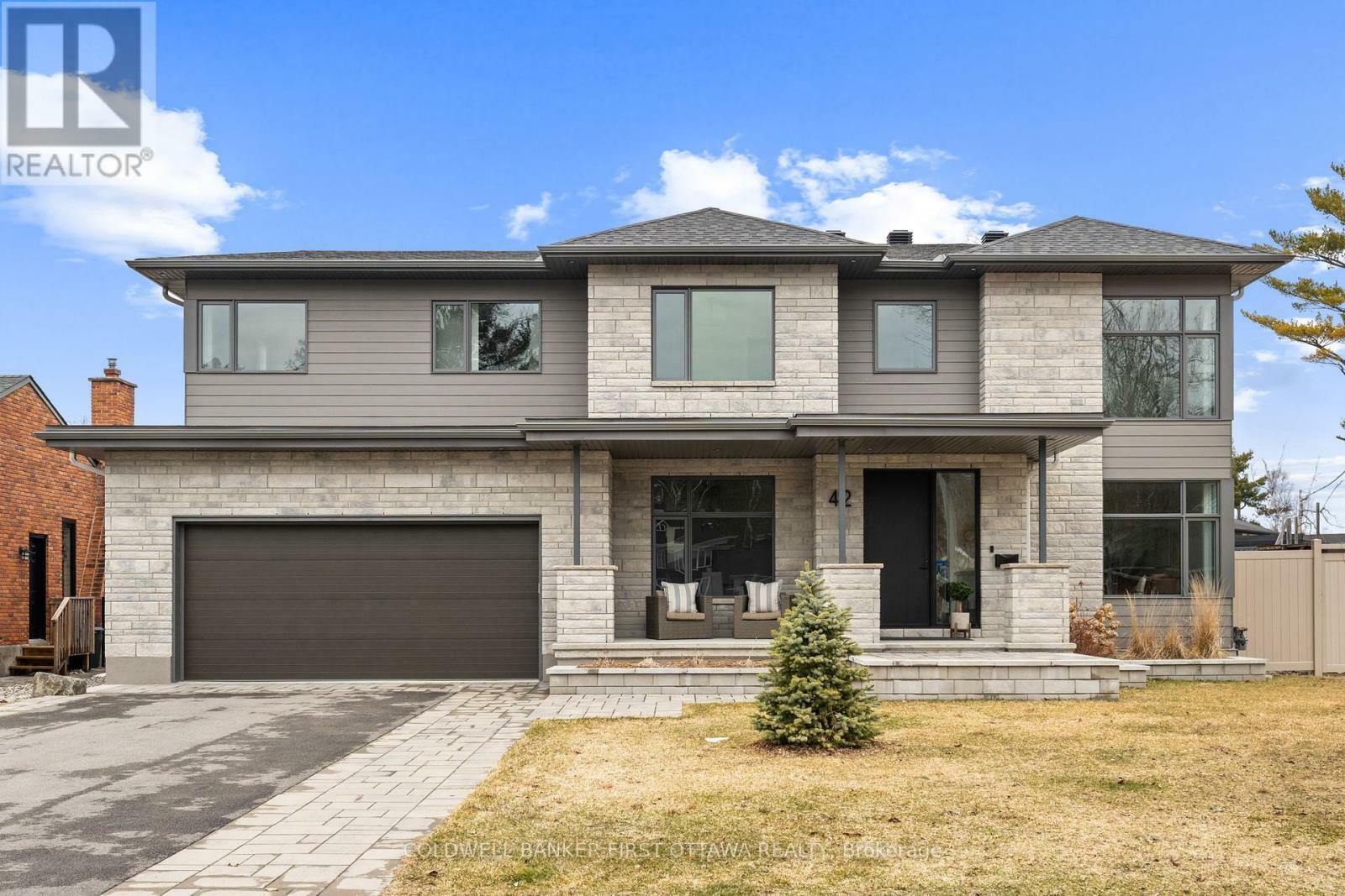 Property Photo: 42 Parkland Crescent ON K2H 7W5