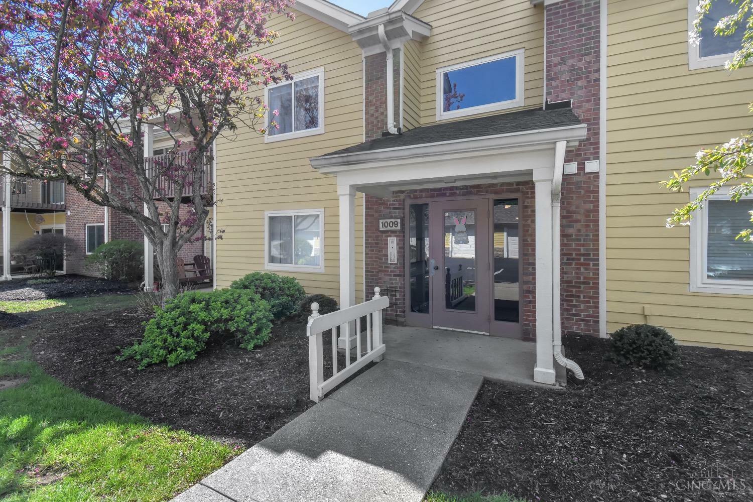 Property Photo: 1009 Cedar Ridge Drive OH 45245