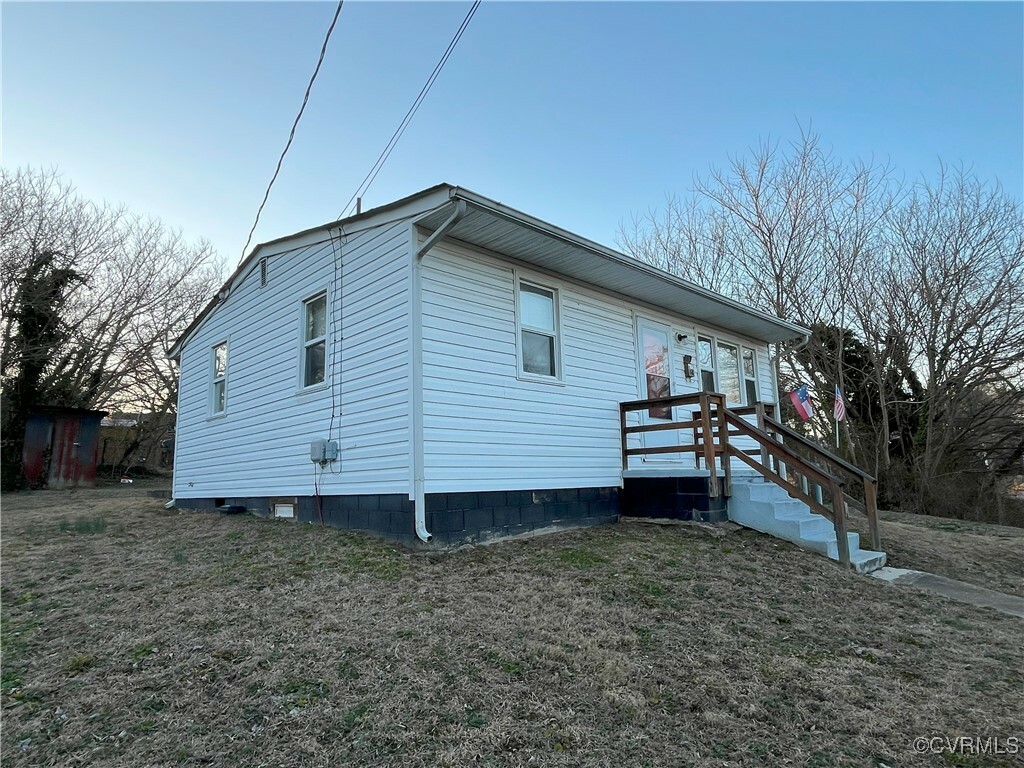Property Photo: 1014 Jefferson Lane VA 23803