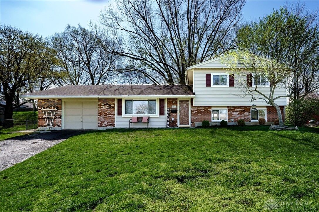 Property Photo:  5632 Winterberry Court  OH 45431 