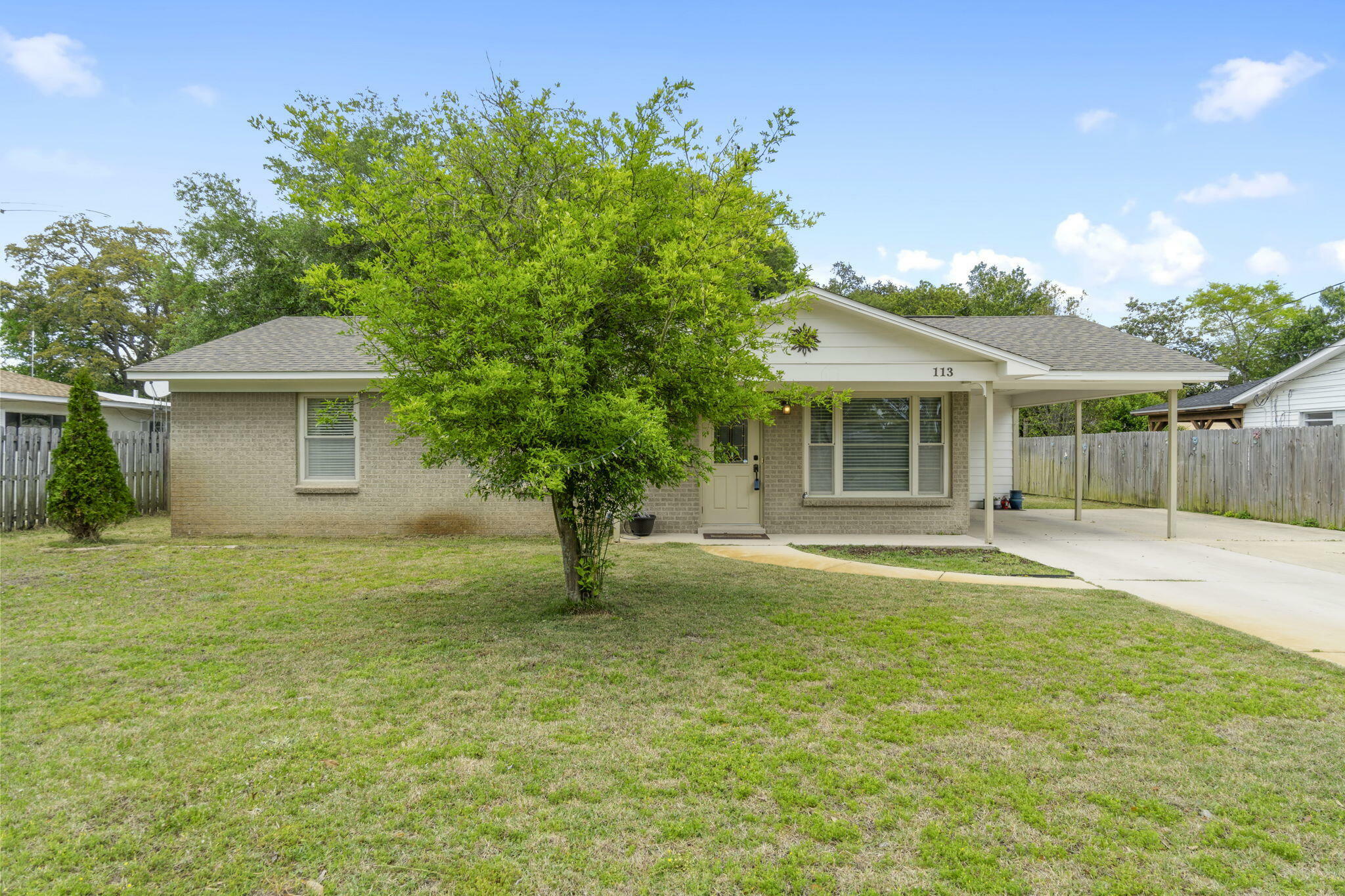 Property Photo: 113 NW Loizos Drive FL 32548