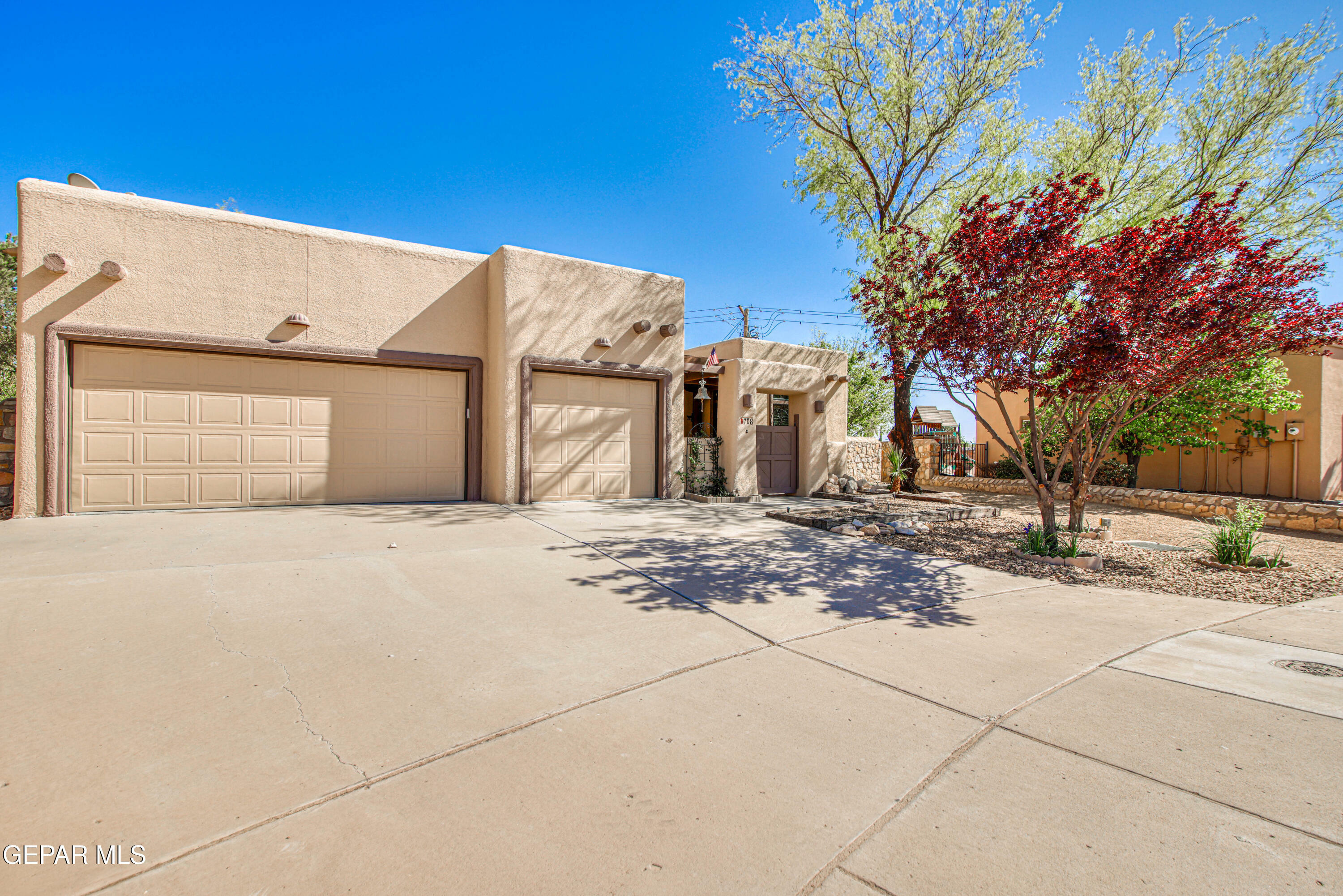 Property Photo: 708 Maxey Marie Avenue TX 79932