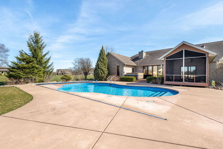 Property Photo:  2776 W Hogan Avenue  IN 46350 