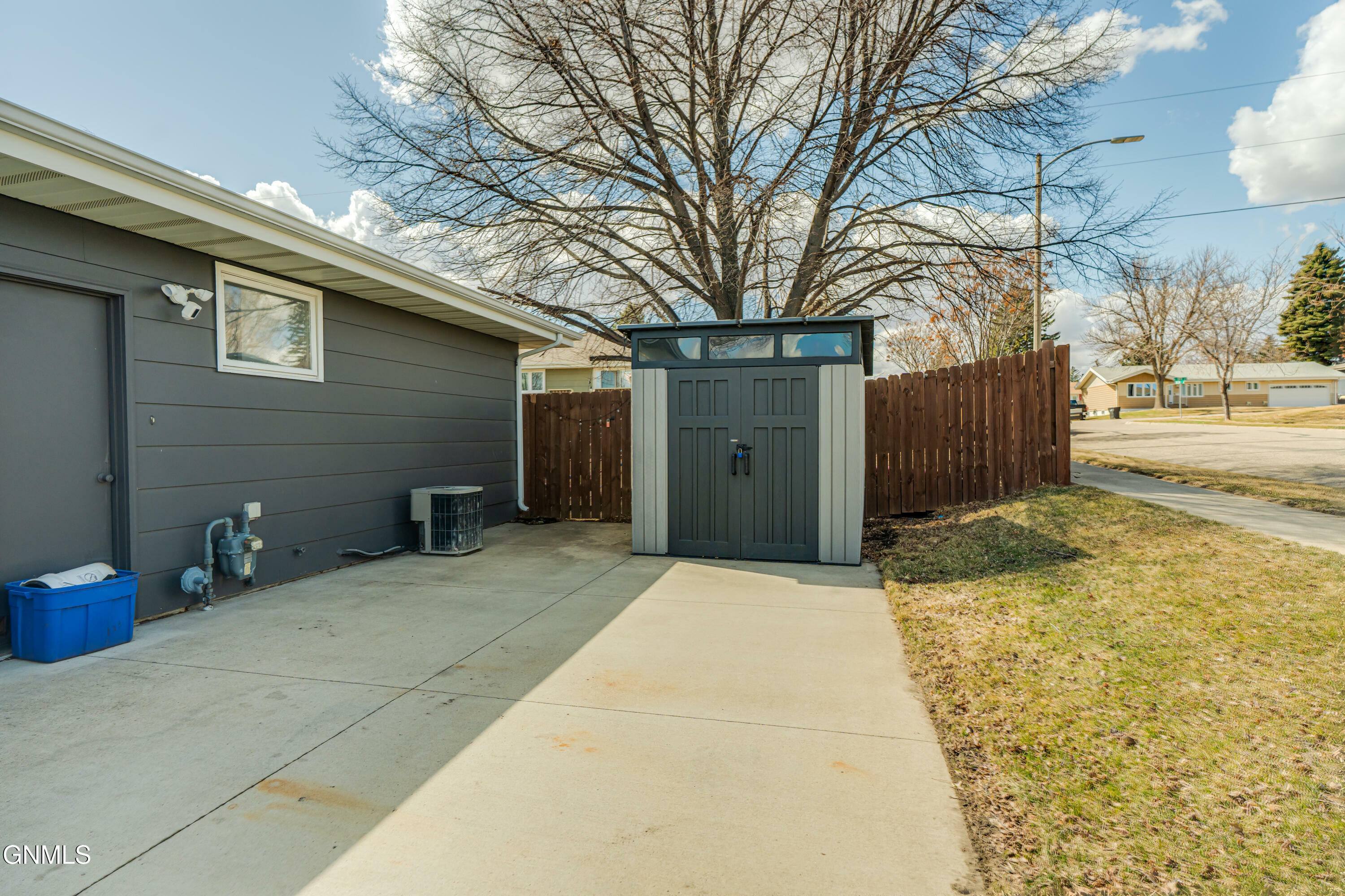 Property Photo: 1116 29th Street ND 58501