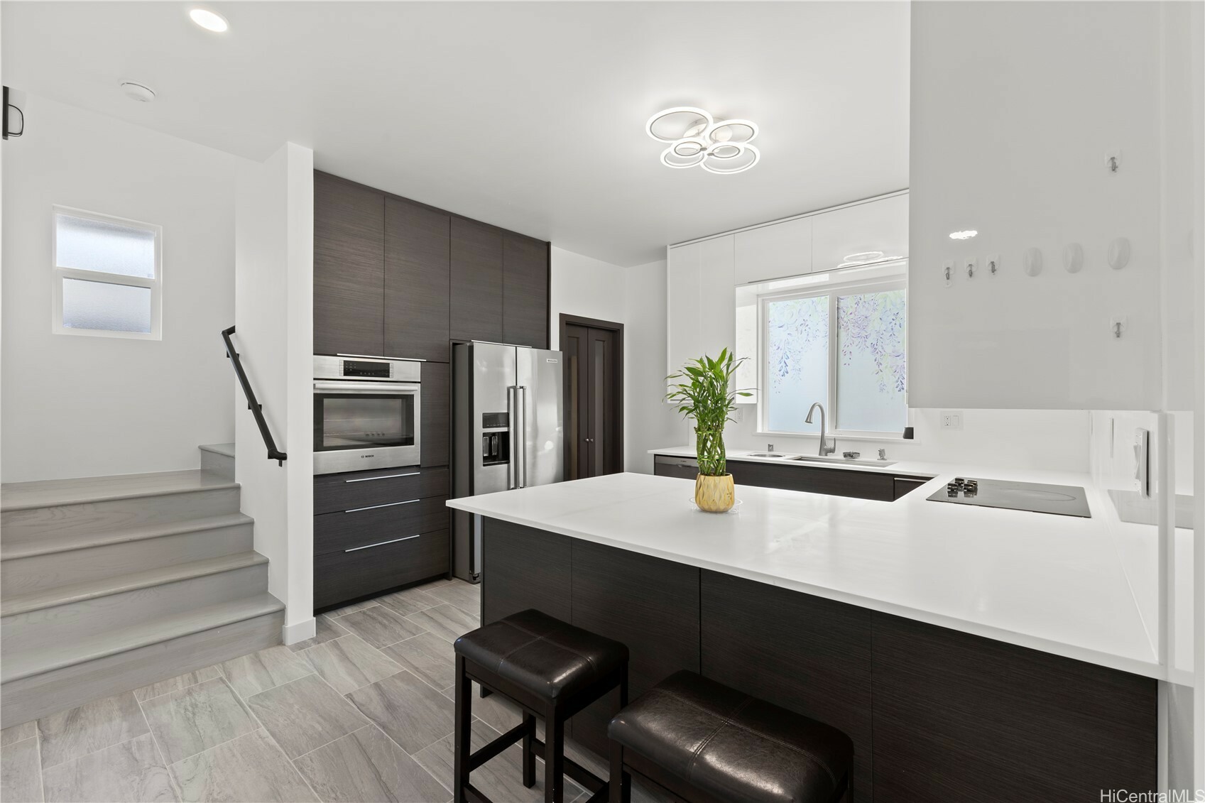 Property Photo: 315 Hanakoa Street HI 96825