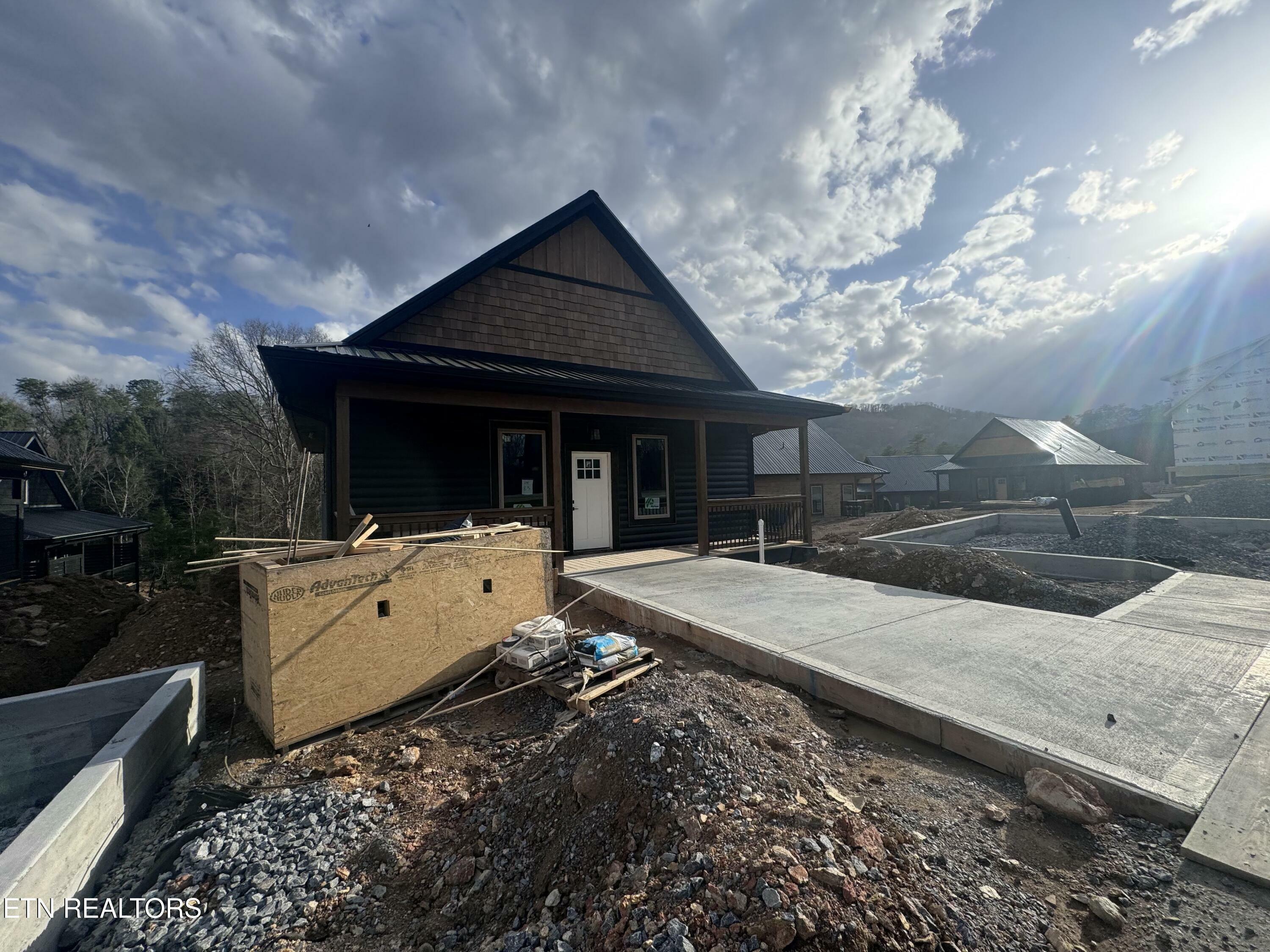 Property Photo: 2924 Tipi Way TN 37863