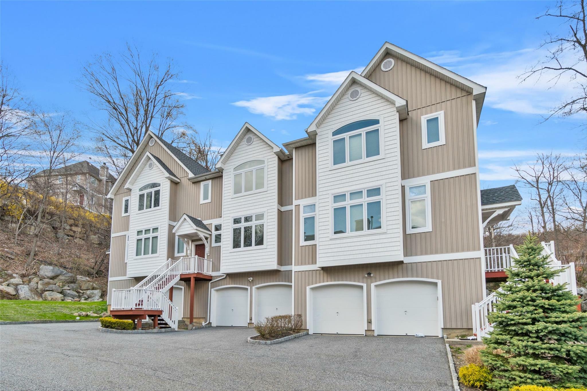 Property Photo:  16 Lakeview Drive  NY 10922 
