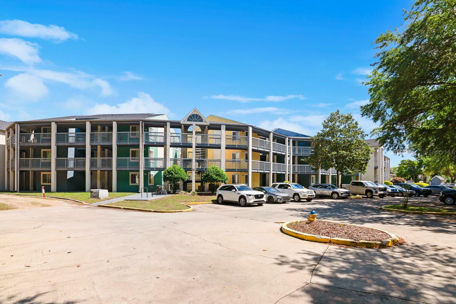 Property Photo: 1232 SW 14th Avenue C FL 32601