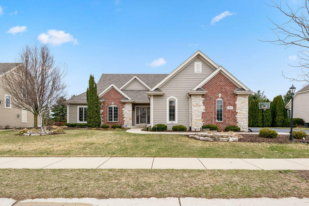 Property Photo: 1835 River Lakes Rd WI 53066