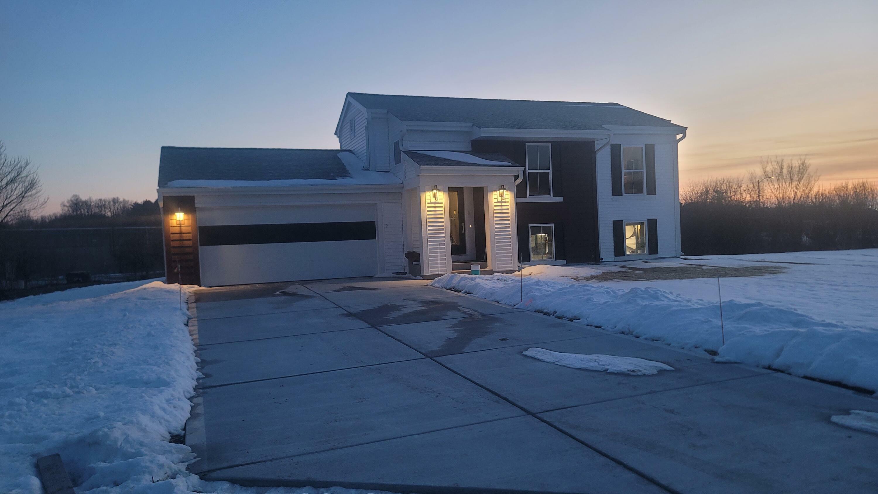 Property Photo: 6919 W Beatrice Ct WI 53223