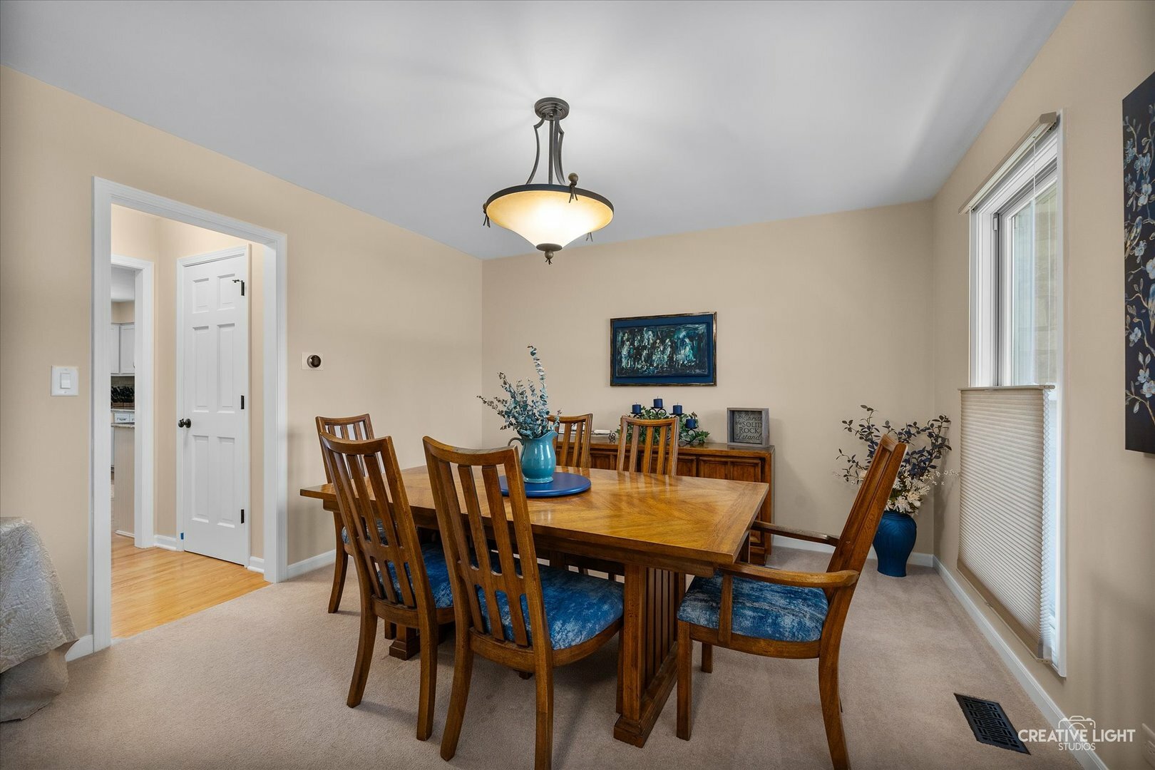 Property Photo: 655 White Oak Way IL 60560