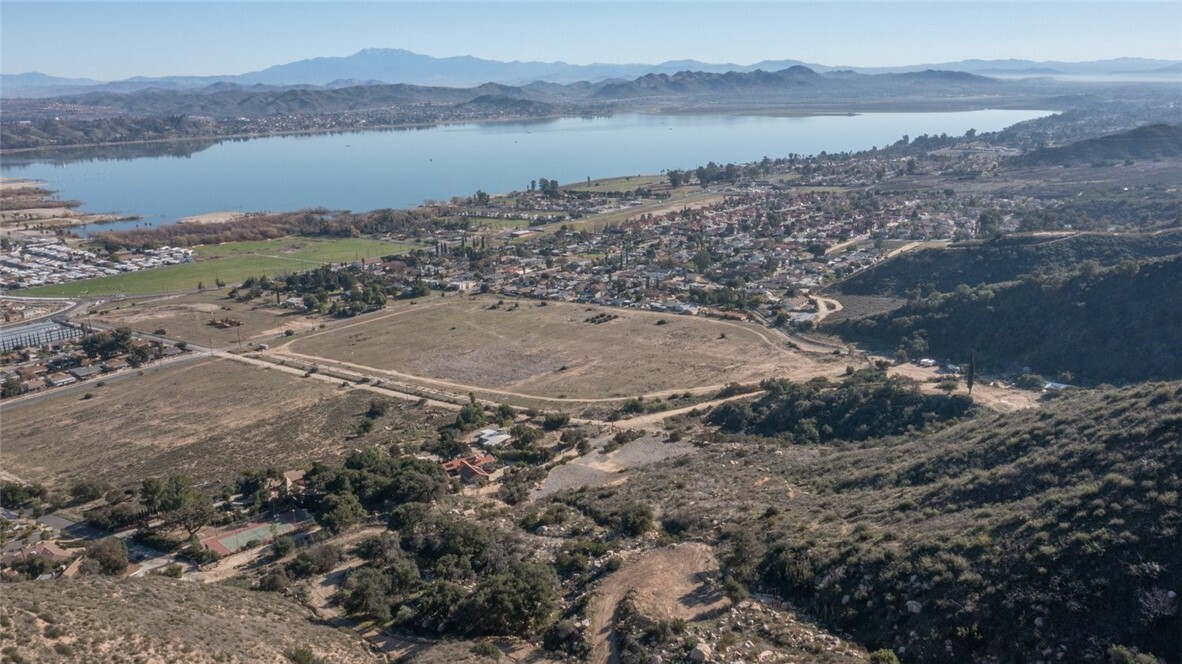 Property Photo: 29 Lakeview CA 92530