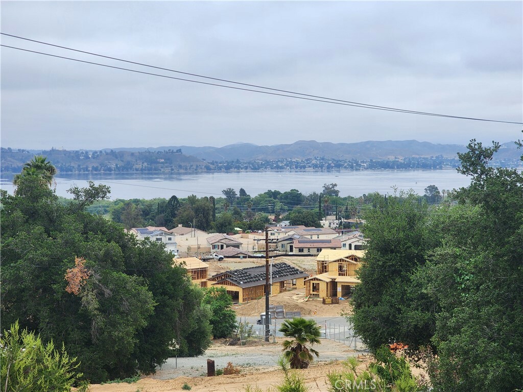 Property Photo:  29 Lakeview  CA 92530 