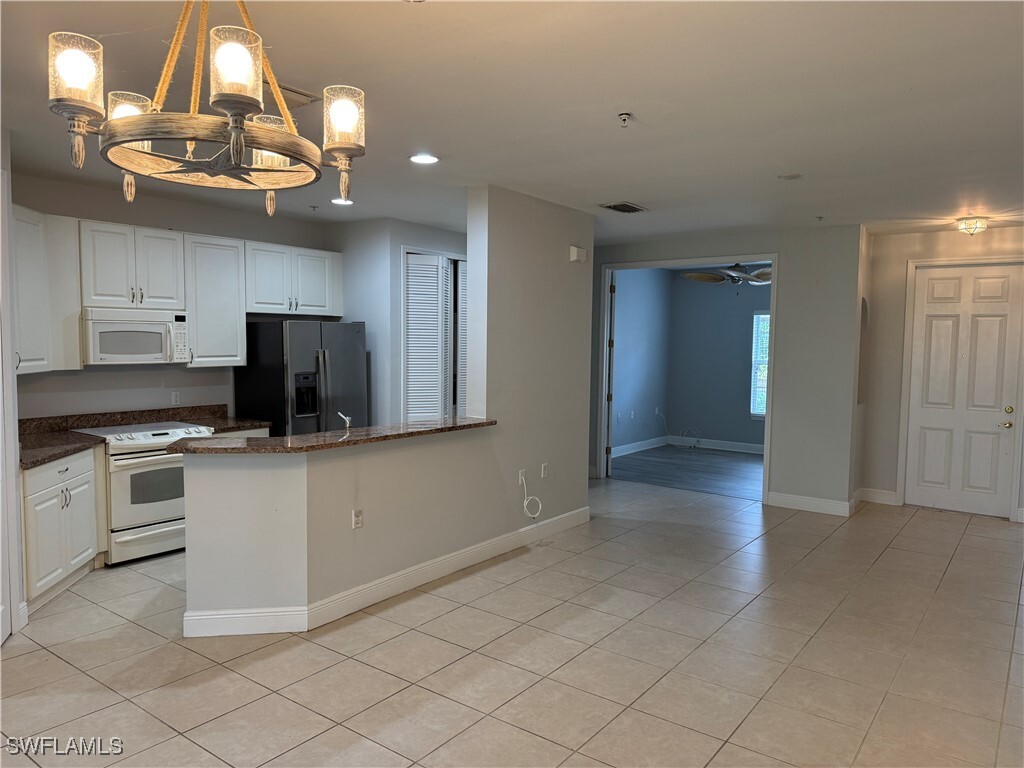 Property Photo: 1380 Sweetwater Cove 103 FL 34110
