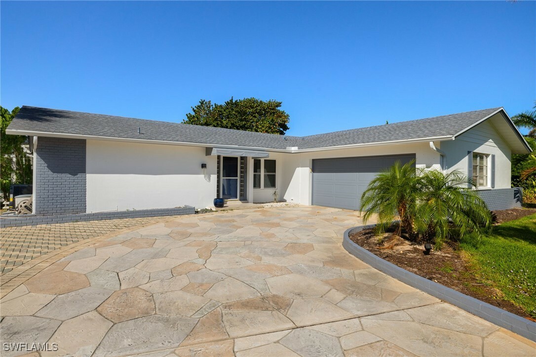 Property Photo: 248 Bay Meadows Drive FL 34113