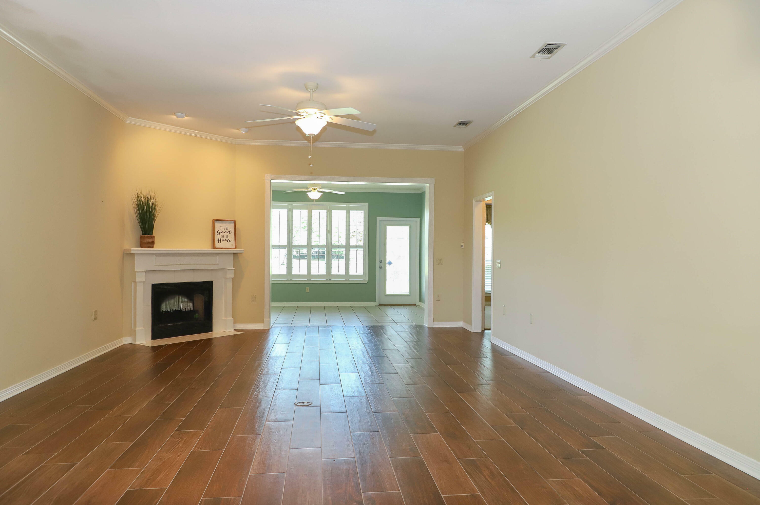 Property Photo: 1200 Willowood Lane FL 32563