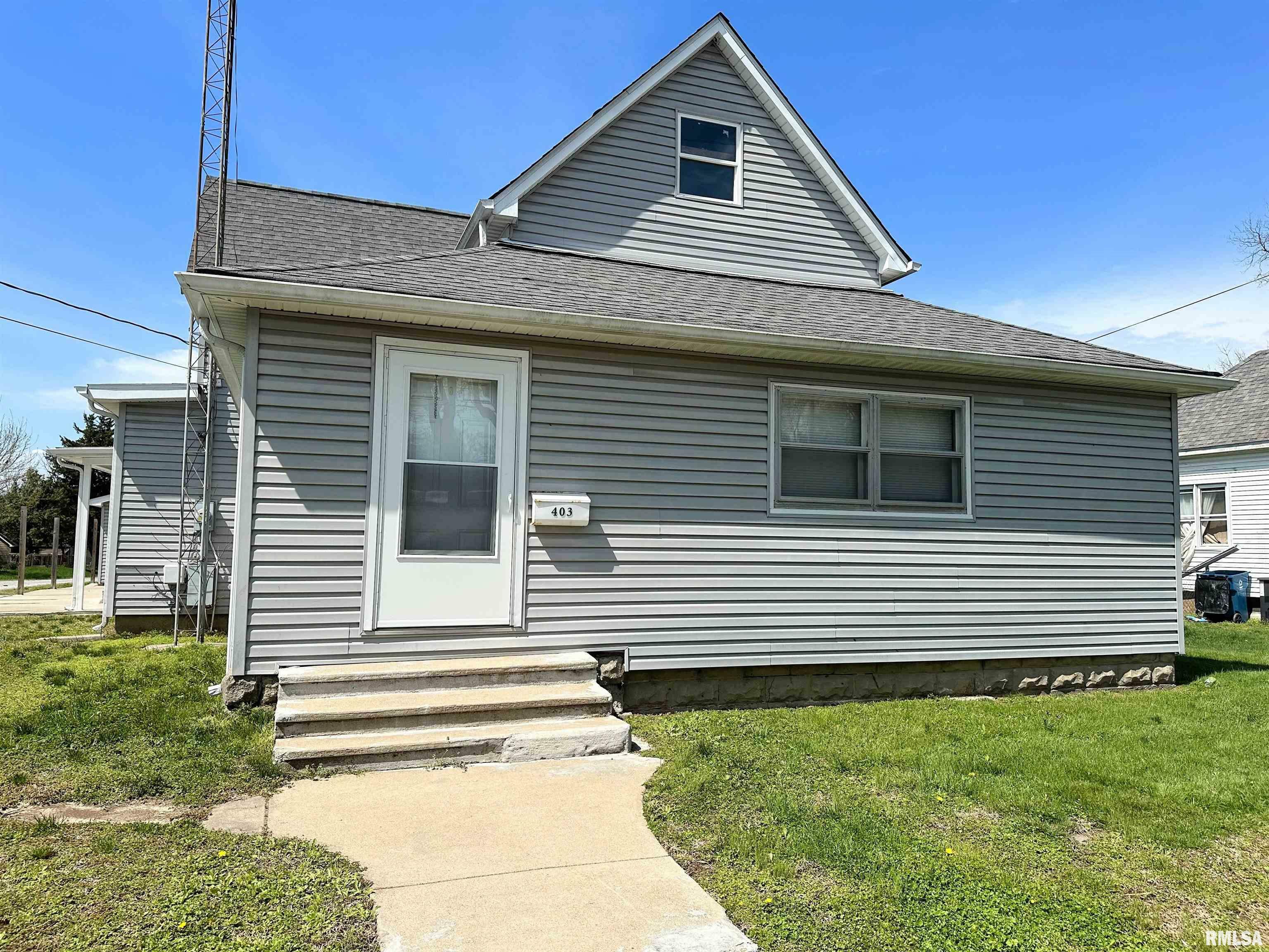 Property Photo: 403 S State Street IL 62822