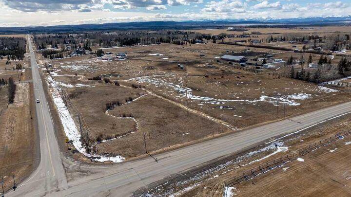 Photo de la propriété: 243201 Range Road 33 AB T3Z 2E6