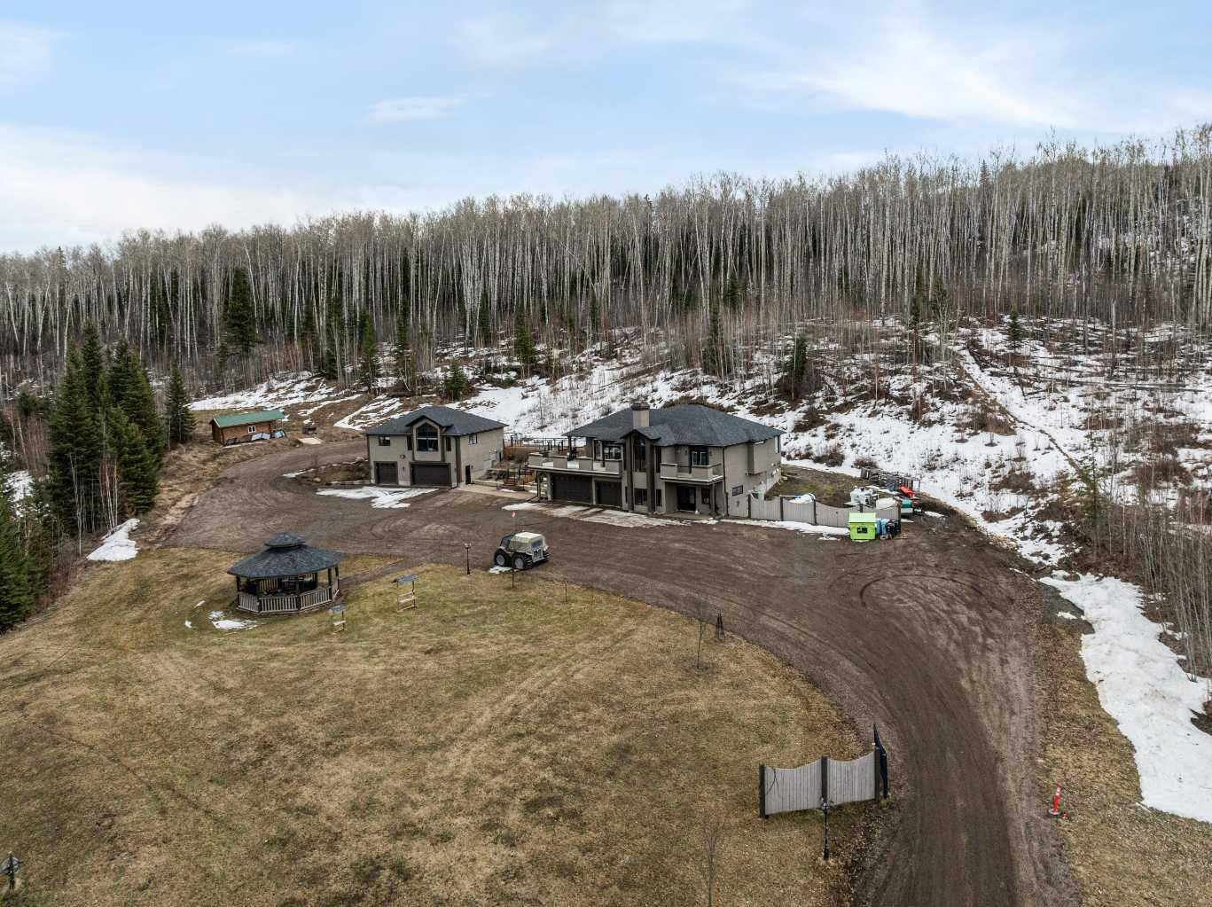 Property Photo: 6537B Draper Road AB T9H 0K8