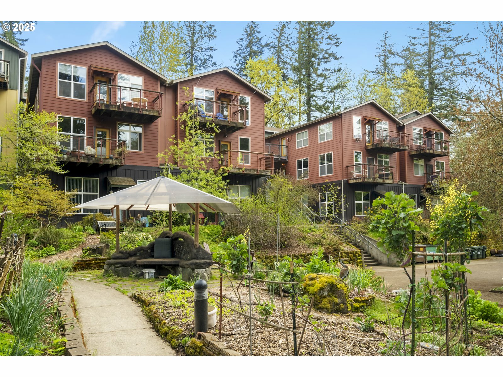 Property Photo:  9601 NW Leahy Rd 307  OR 97229 