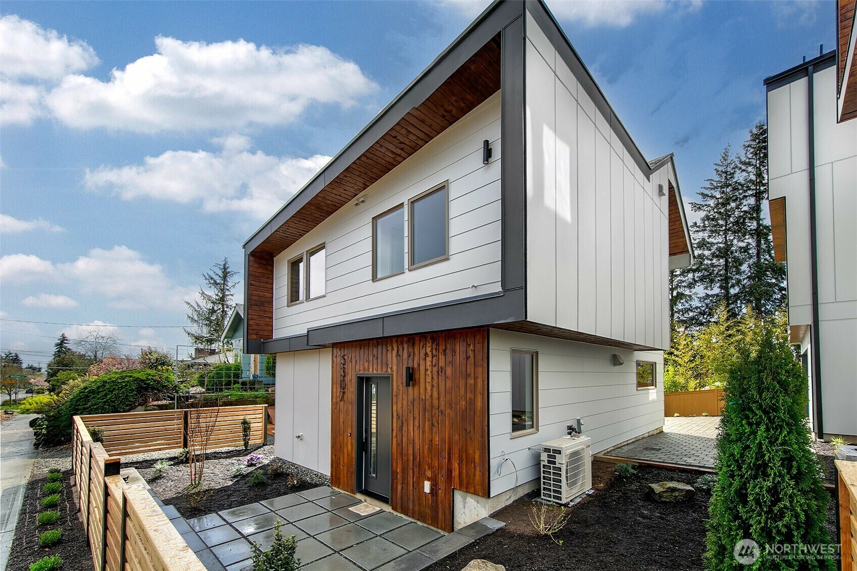 5307  48th Avenue S  Seattle WA 98118 photo